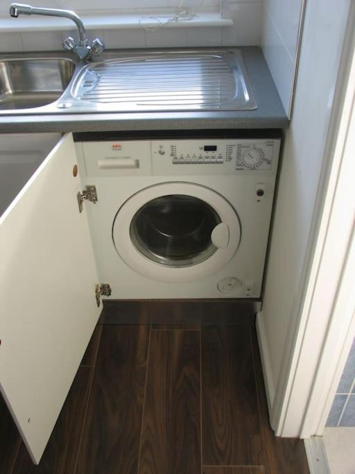 Modern Cosy Private Studio, Wifi, Ip-Tv, Must See Romford Luaran gambar