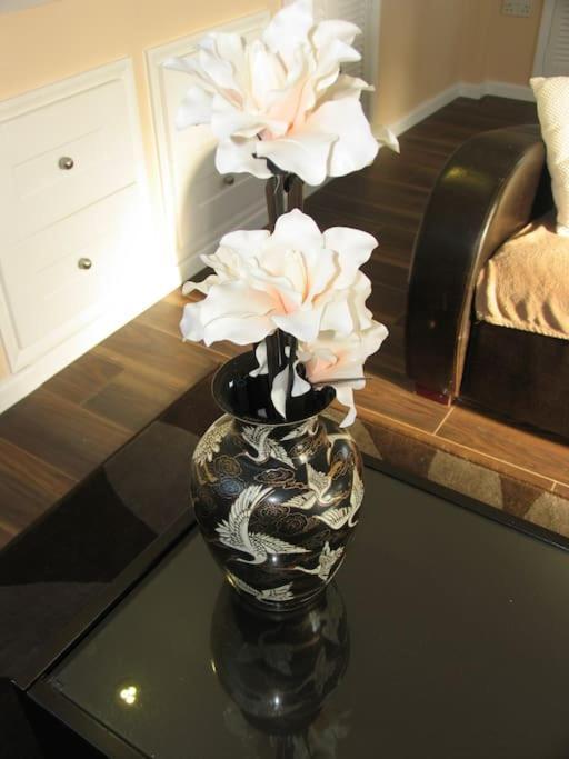 Modern Cosy Private Studio, Wifi, Ip-Tv, Must See Romford Luaran gambar